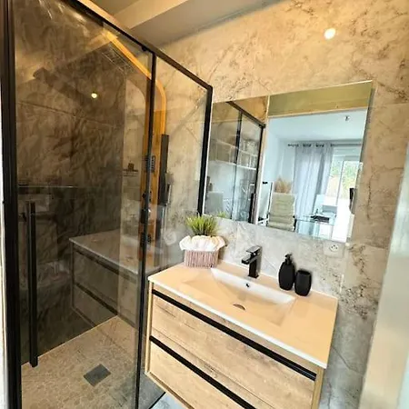 Holiday home La Six_jml Ris-Orangis